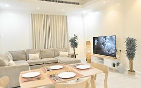 Rj'S - Beautiful 3 Bedroom Apartment